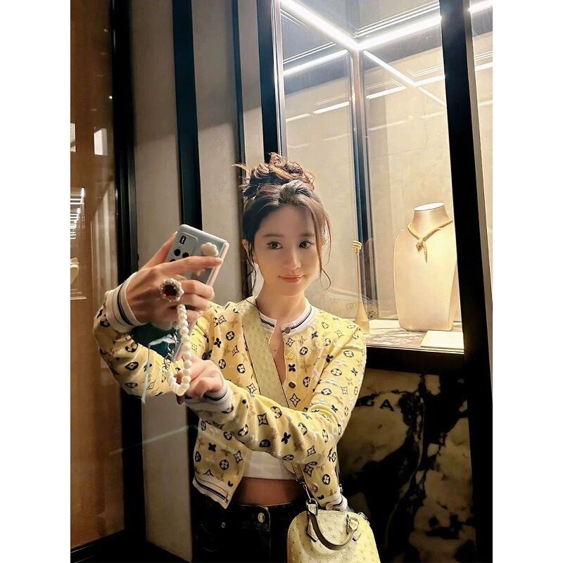 Liu Yifei Style Jacquard Short Jacquard Knit Cardigan 2026 Spring and Autumn New Simple and Elegant Yellow Top for Women Liu Yifei Style Jacquard Short Jacquard Knit Cardigan 2026 Spring and Autumn New Simple and Elegant Yellow Top for Women