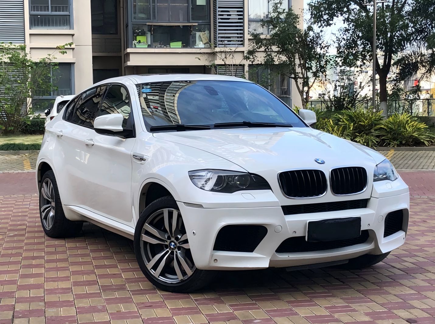 Suitable for 2008-2015 BMW X6 E71 modified to X6M front bumper and rear bumper injection molded PP modified body kit