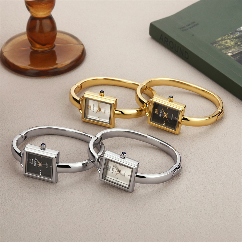 Simple Square Plate Bracelet-Style Watch for Women, Alloy Quartz Wristwatch with Black and White Dial, Elegant and Versatile Style, Wholesale from Manufacturer
