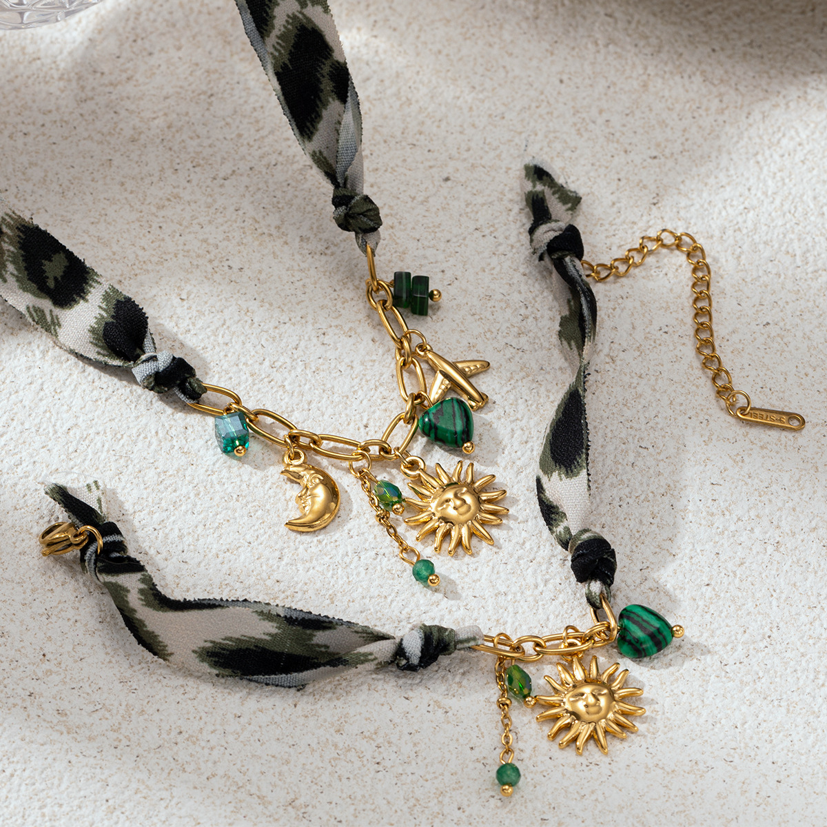 Collar de acero inoxidable de lujo ligero y nicho de seda gris gradiente collar de pañuelo de seda para mujeres conjunto de joyería venta caliente transfronteriza