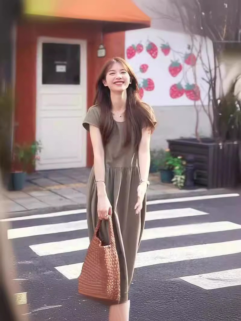 Đầm suông midi cổ tròn tay ngắn chất liệu thun cotton phối ren kiểu Pháp — Váy liền màu kaki