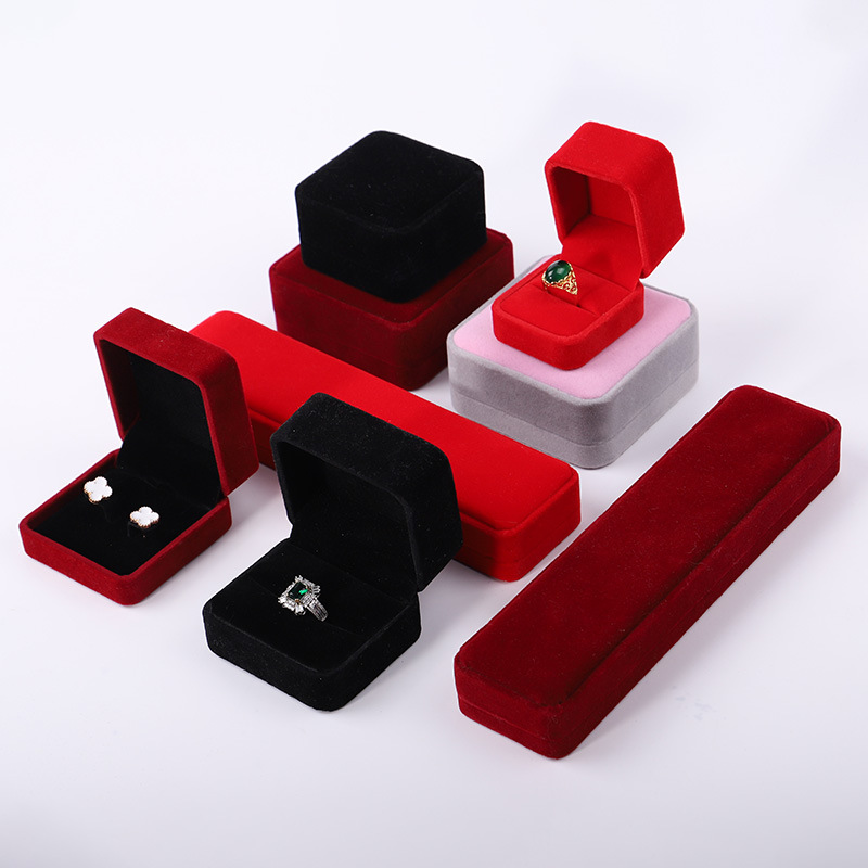 Fuente fábrica venta directa franela joyería caja de embalaje collar pendientes caja de anillo pulsera colgante caja de cadena de mano al por mayor