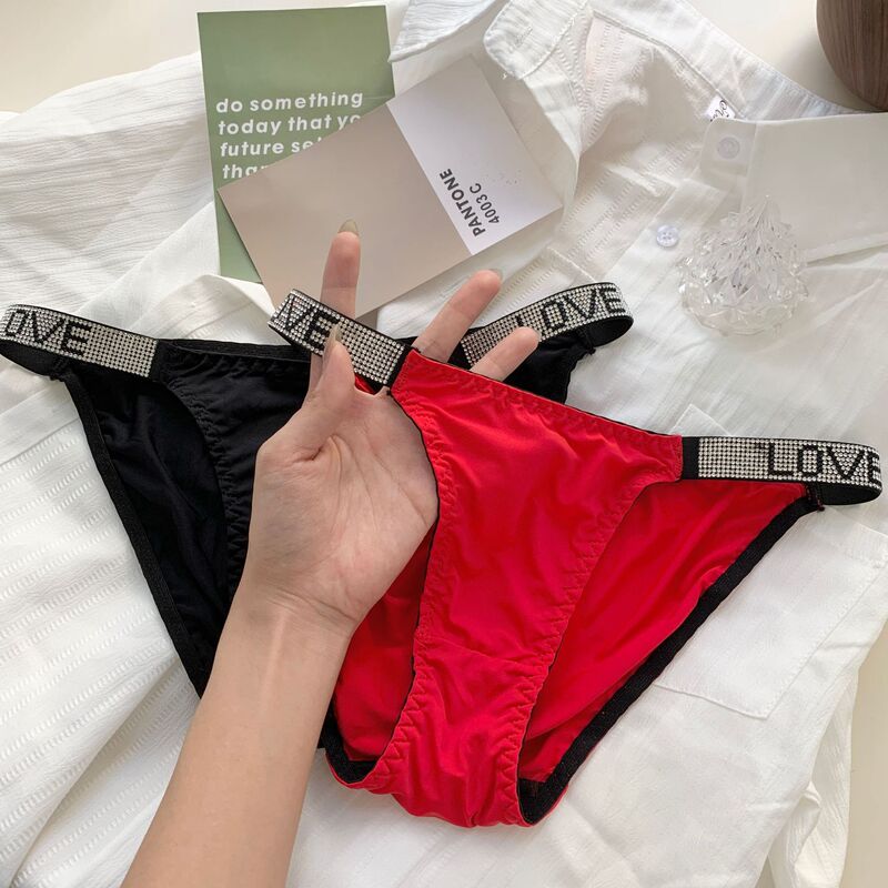 Pure and Sparkling *Love Diamond-Encrusted Lace Panties for Women, Sweet and Royal, Breathable Pure Cotton Crotch Seamless Low-Waist Briefs