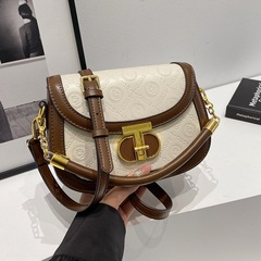 女性のためのハイエンドバッグ 2025 新しい気質サドルバッグニッチシングルショルダー女性の軽い高級ファッション多用途クロスボディバッグ