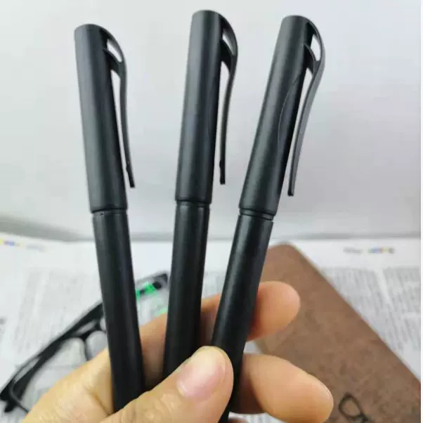 插套全黑价格便宜促销礼品可印刷LOGO广告中性签字塑料笔