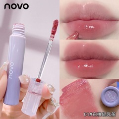 NOVO水はきらきらと光る唇の釉薬を塗って防水して色が落ちにくいです。