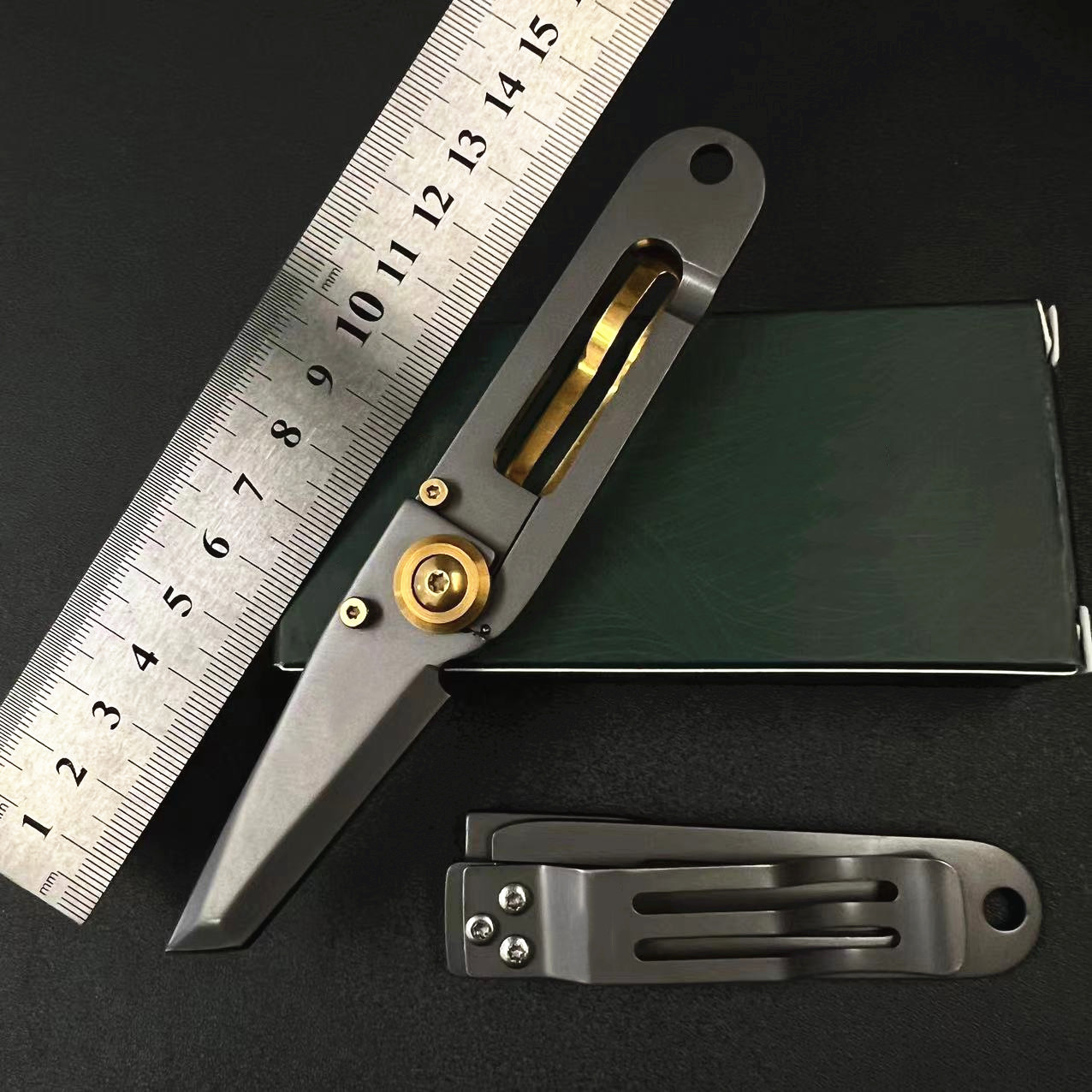 厂家供应代发随身户外野营求生折叠刀军刀小刀高硬度防身