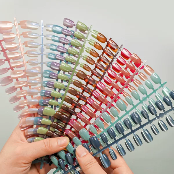 Short Trapezoid Multi-Color Light-Catching Glass Bead Cat Eye Press-On Nails, Fake Nails, Finished Nail Pieces Wholesale, Nude Color Press-On Nails