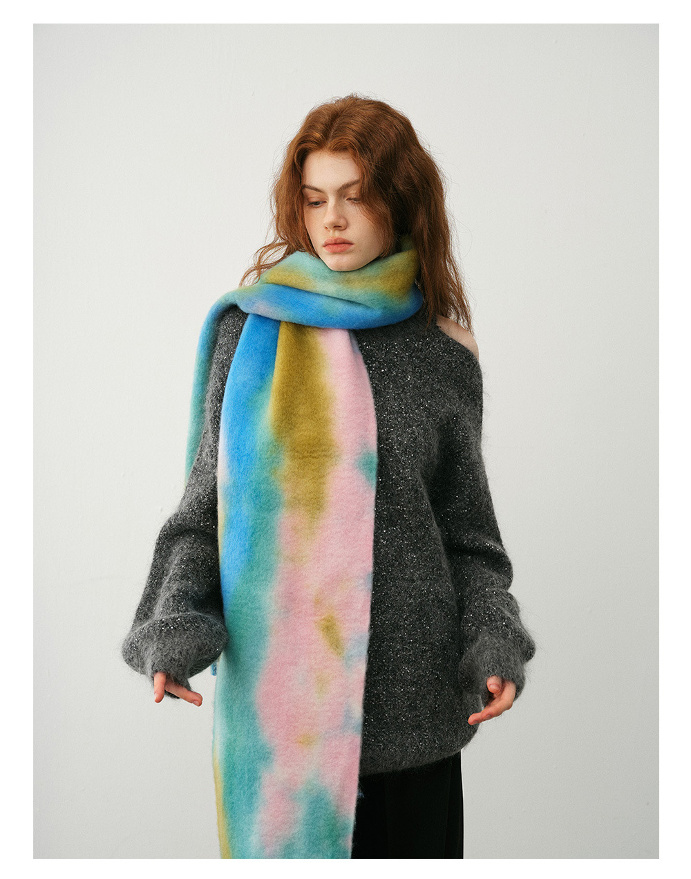 Sciarpa con frange in simil-cashmere tie dye per donna_voghion.com