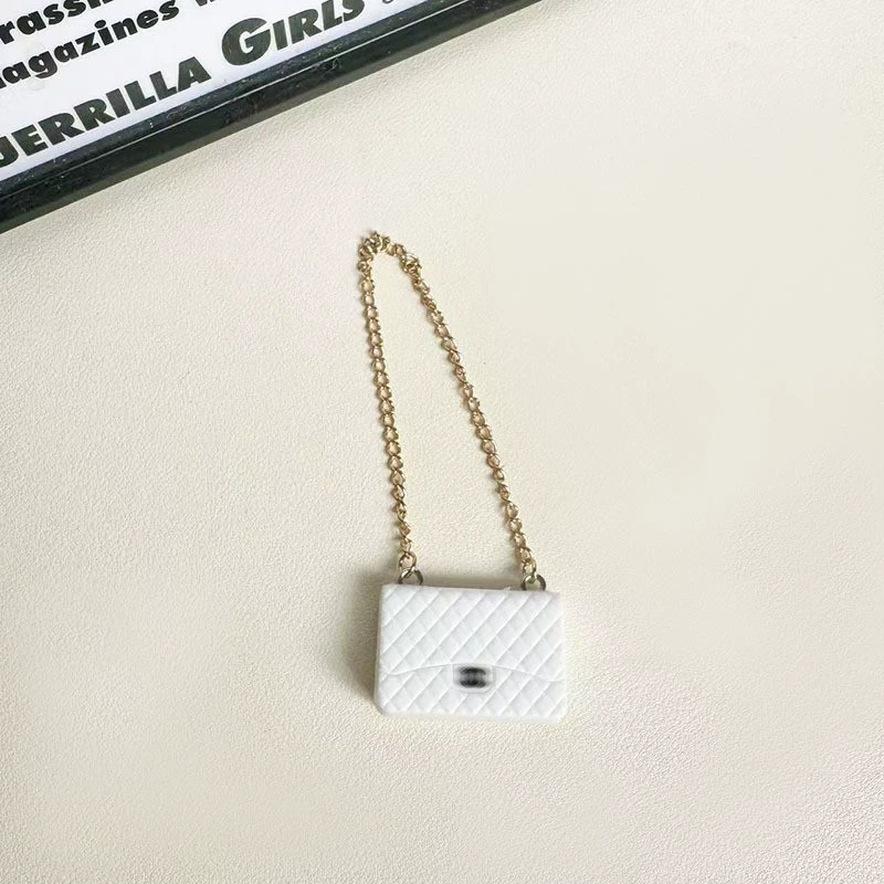 Брелок-подвеска для детей: классический набор в стиле Chanel, многоцветные варианты