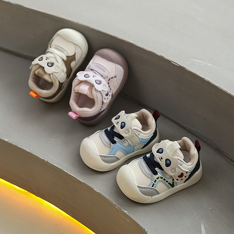 Babyskor med mjuk sula som andas för första stegen_voghion.com