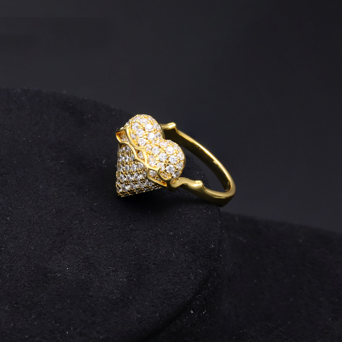 Elegant Heart Ring With Full Diamond Detail For Women_voghion.com