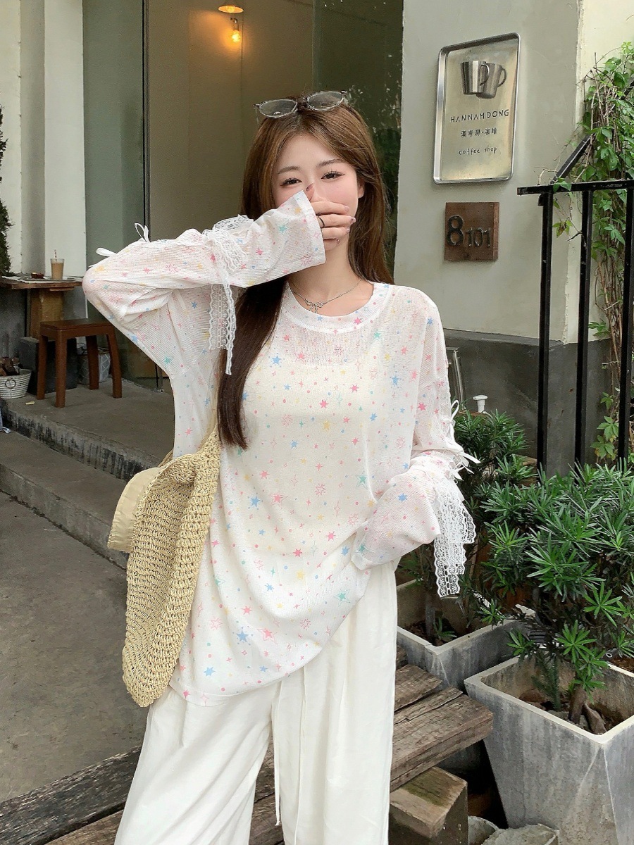 【工場の現物を設置して発見した】ドーパミンプリントのブラウスtシャツの小衆のカジュアルでゆったりした薄い上着