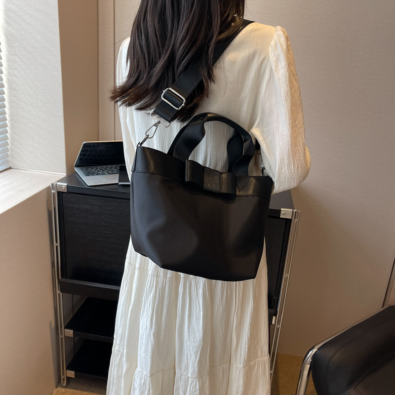 Cesto di verdura, borsa a secchiello, borsa da viaggio ad alta capacità da donna 2024, tessuto di nylon di nicchia e versatile_voghion.com