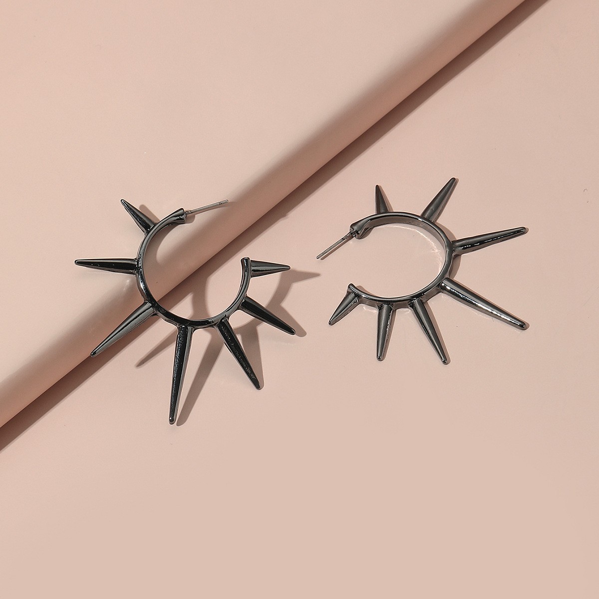 1 Paar Punk Geometrisch Überzug Inlay Legierung Künstliche Perlen Ohrringe display picture 2