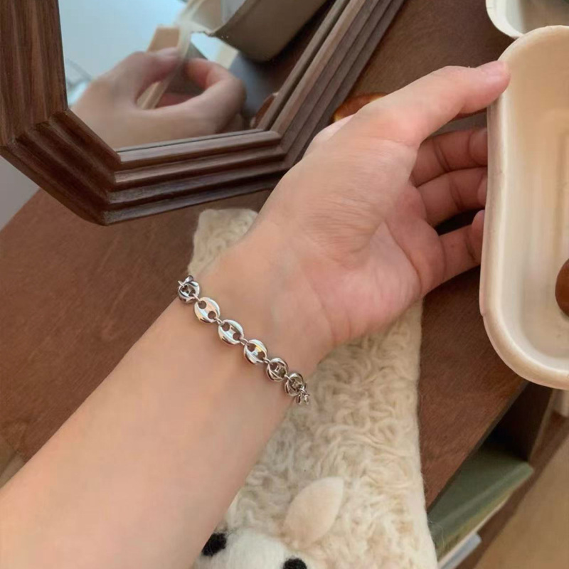 新款 925纯银百搭手链女款轻奢小众精致设计闺蜜叠戴气质手饰批发|undefined