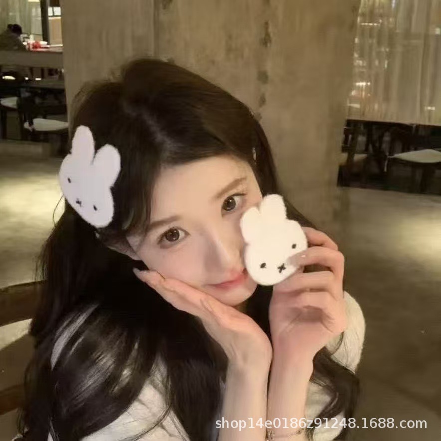 2026 Spring/Summer New Cute Cartoon Miffy Rabbit Seamless Magic Tape Hair Accessory for Women, Bangs Clip for Girls' Heart