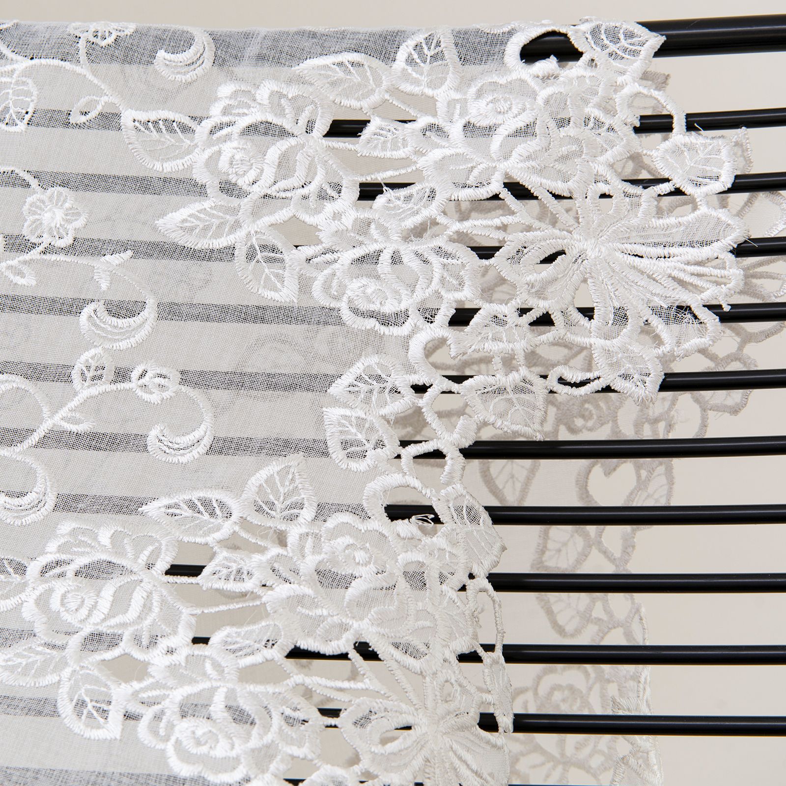 Cortina de tela de encaje bordado perforación de café corto con bordado de encaje transparente con agujeros cortina de puerta