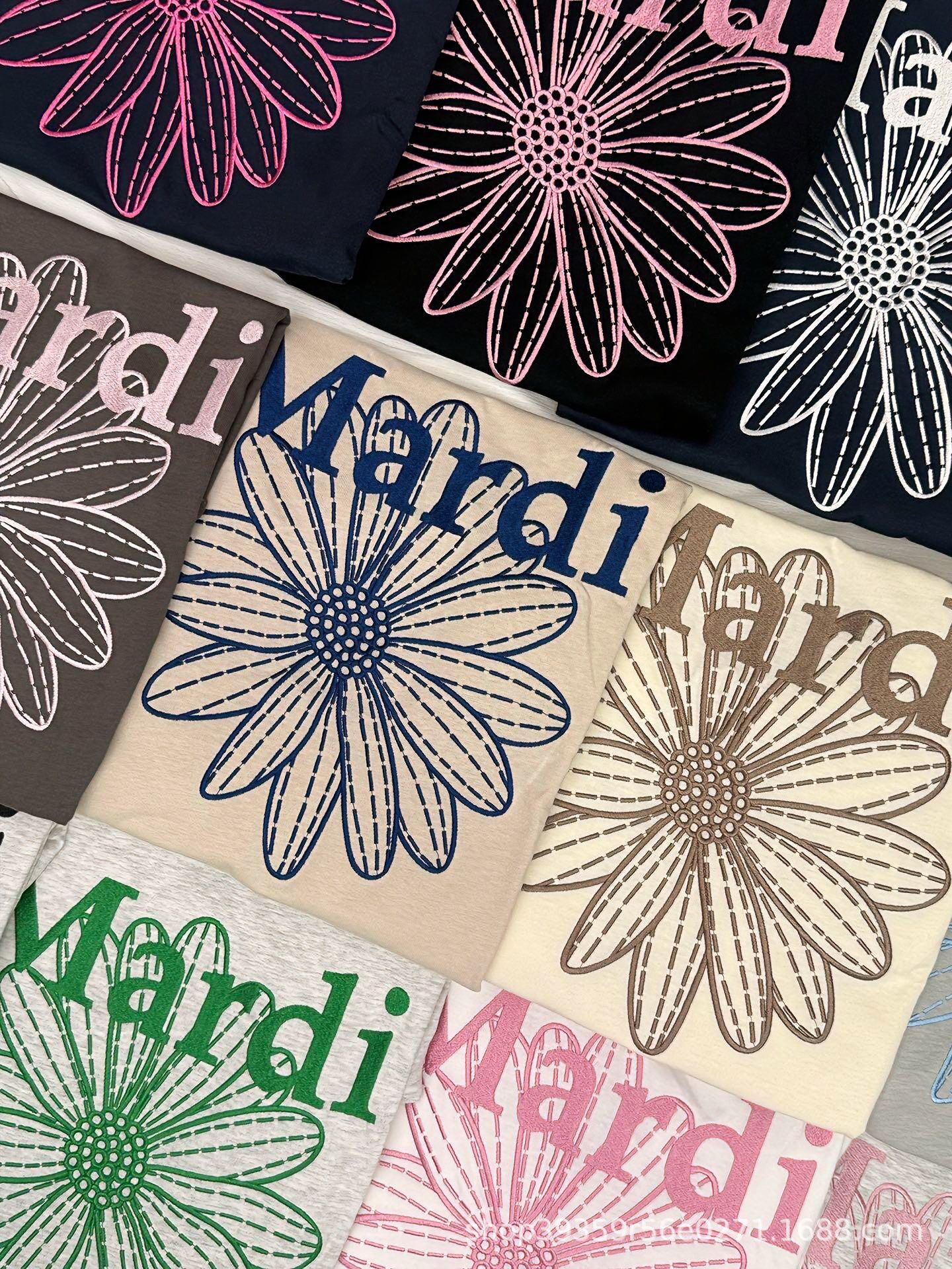 26 New Korean Style In-Stock Mardi Short-Sleeve T-Shirt with Daisy Embroidery, Same Style as Kim Go-Eun, Loose and Versatile Top for Women