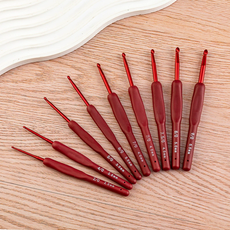 Красная мягкая ручка для вязания крючком, инструмент для ручного вязания, одинарная алюминиевая игла для вязания шерсти, TPR силиконовый антискользящий крючок
