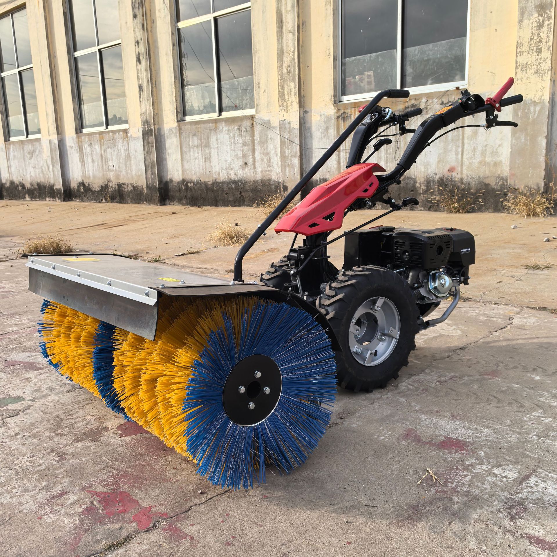 室外大棚除雪除冰机械  汽油环保清扫设备 快速除雪 滚刷式扫雪机