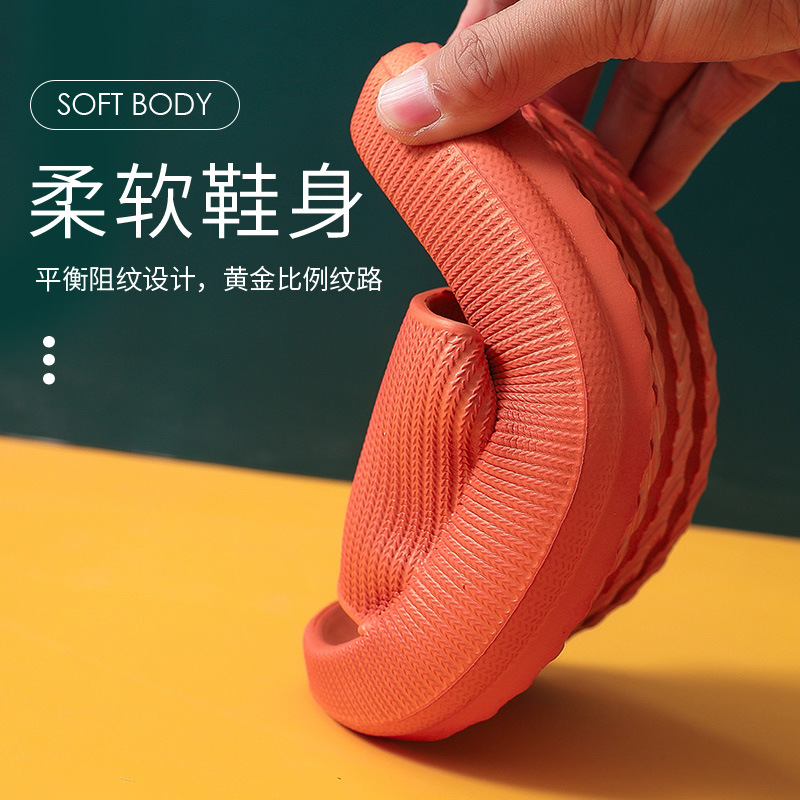 Sandalias de verano al por mayor de los hombres de casa interior de las mujeres de la casa gruesa inferior antideslizante suave casa de baño pareja zapatillas de deslizamiento