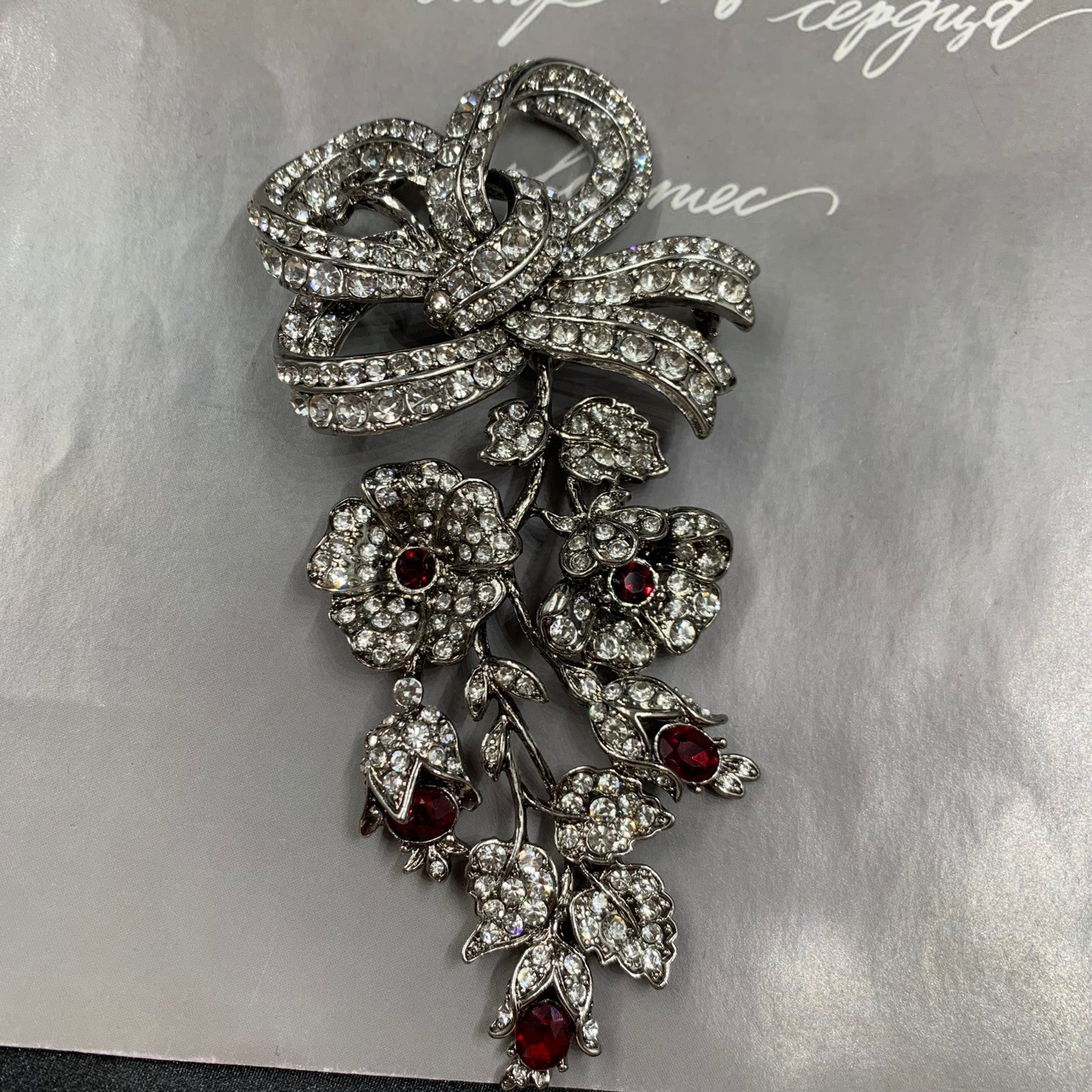 Qingdao High-End Retro Luxury Full-Diamond Victorian Style Personalized Flower Butterfly Festival Exaggerated Micro-Encrusted Gemstone Chest