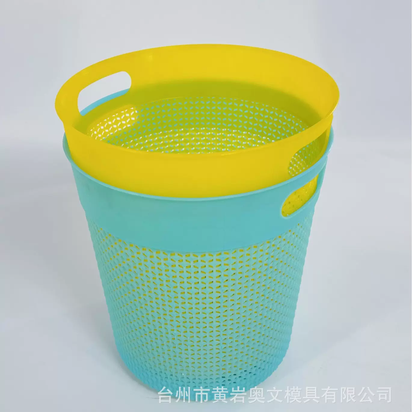 制造垃圾桶、水桶等各种日用品模具