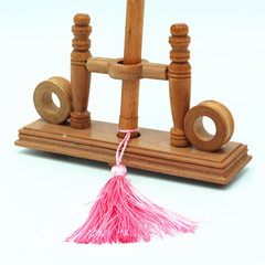 Manufacturer wholesale folding fan fan frame wooden fan holder large silk fan fan seat wooden large fan frame palace fan fan frame 