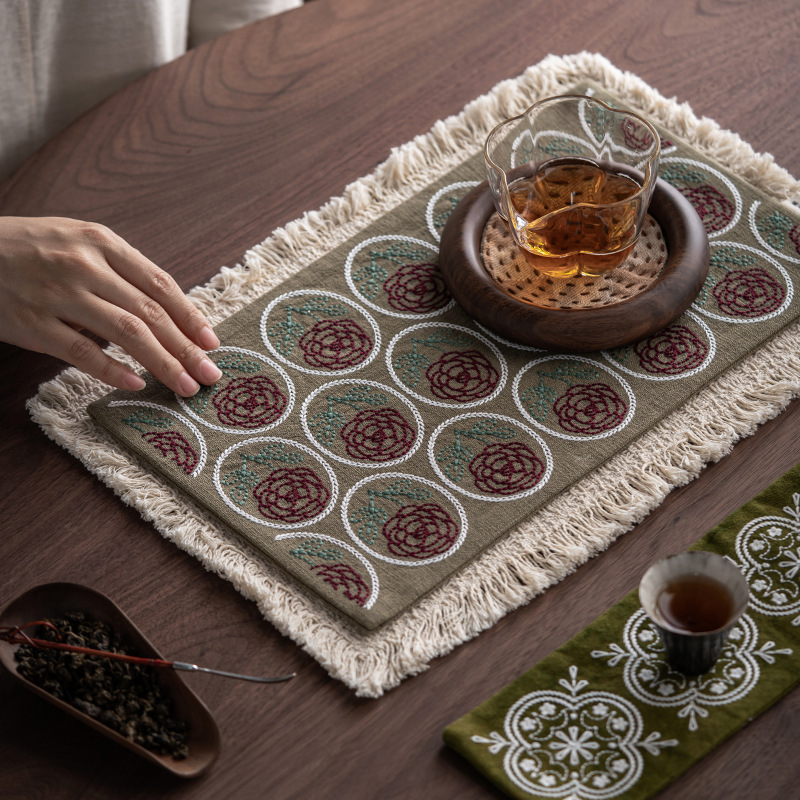 Mat de té bordado a mano rosa creativa almohadilla de espuma seca retrógrada tela gruesa almohadilla de té de doble capa almohadilla de aislamiento térmico de mesa de té china