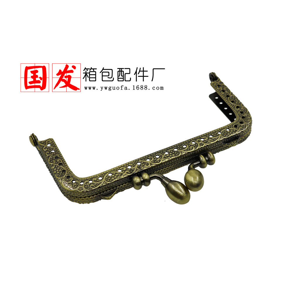 Las orejas superiores 8.5CM 10.5CM piezas de carro en relieve cuadrado cabeza de brotes de oro 5CM pies largos