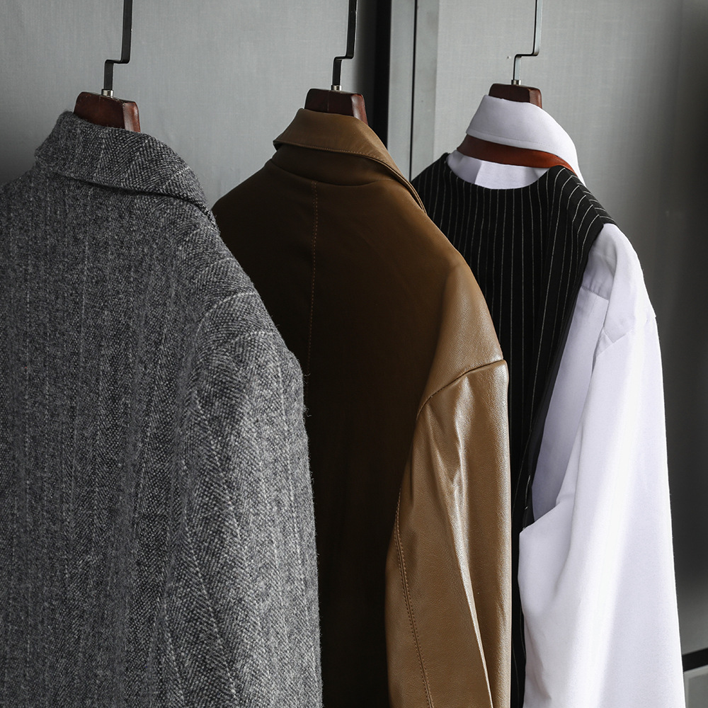 Modelo de alta gama para hombres vestuario accesorios accesorios de ropa caqui exquisitos decoraciones de ropa suave retro viento silencioso