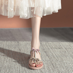 水鑽涼拖鞋夏季新款蝴蝶結RC涼鞋亮鑽仙女風夾趾拖鞋粗跟中跟鞋女