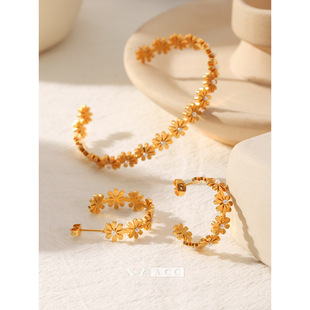 �W��INS�LС�r���䓶��h�߼��в���ɫ�r�аٴ�P����C���Ů