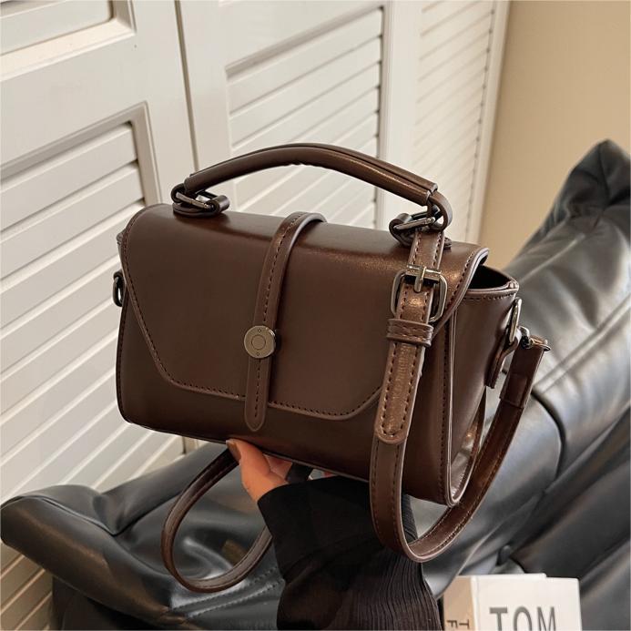 Bolso de moda de gama alta para mujeres 2024 nuevo portátil todo partido retro pequeño bolso cuadrado nicho diseño bolso de hombro