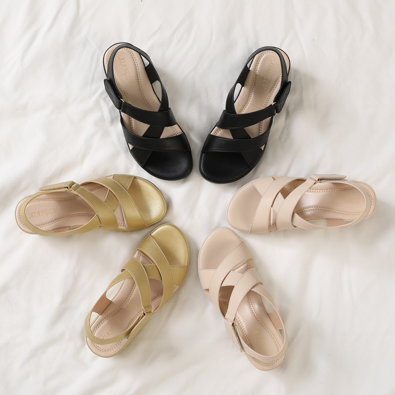Pendler-Keilsandalen mit gekreuzten Riemen, offener Zehenpartie, bequemen hohen Absätzen, praktischem Klettverschluss, im Boho-Stil für Damen_voghion.com