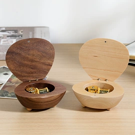 音乐盒;木质工艺品;树脂工艺品