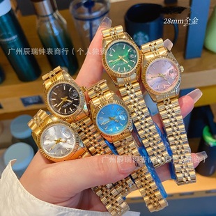 �羳�ڼ�ʯӢ����־Ů��՚v�ֱ�䓎�ҹ��r�б�����J12���