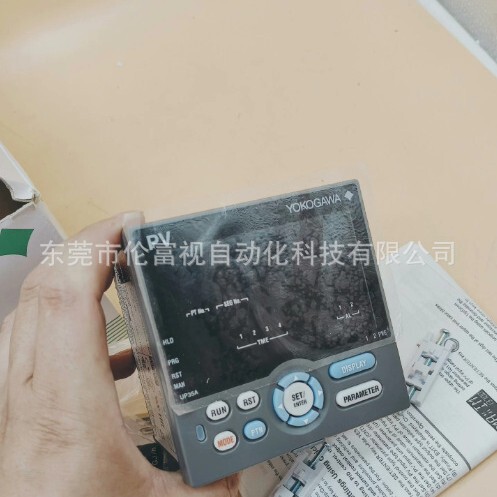 Yokogawa Temperature Controller from Japan Brand New Original Genuine Product Ut35A-L00-11-00 Negotiable Price