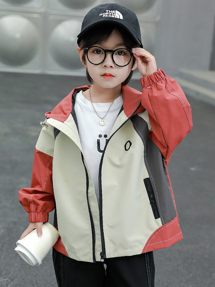 Cappotto con cappuccio colorato ricamato 2023 primavera e autunno nuovi vestiti per ragazzi Pi Shuai per bambini_voghion.com