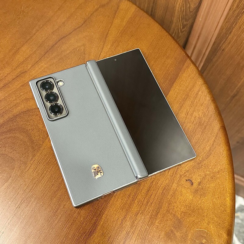 Samsung W25 プレーンレザー折りたたみ携帯電話ケース、中央軸 ZFOLD4、カーボンファイバーレザーテクスチャ Zfold7 に適しています。|undefined