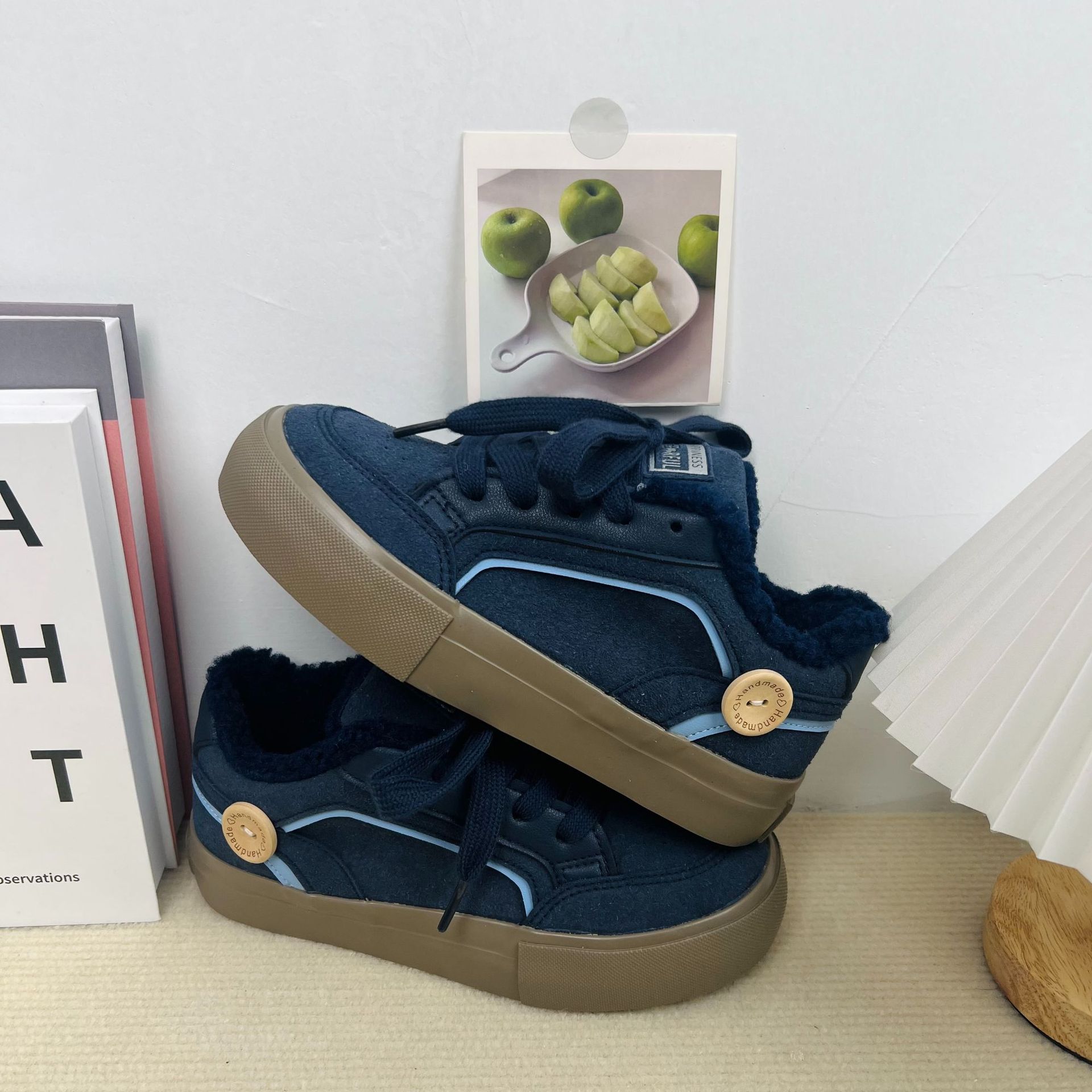 Nicho ins diseño zapatillas de deporte de las mujeres 2023 Otoño Nuevo Maillard low-top de color a juego con cordones de todo fósforo zapatos Casuales