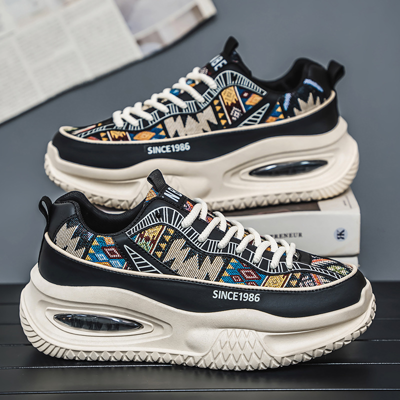 Zapatos de hombre de primavera 2025 nuevos zapatos de skate casuales transpirables de lona de moda con suela gruesa zapatos deportivos de moda