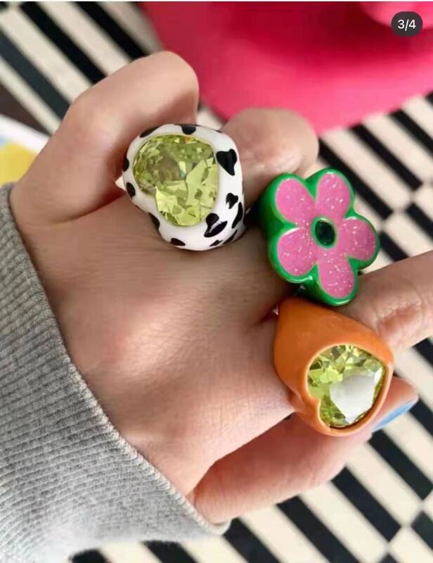French Retro ~ Five-petal Flower Ring Women's ins Illustration Oil Dropping Fashionable Niche Design Light Luxury Fragrance Ring French Retro ~ Five-petal Flower Ring Women's ins Illustration Oil Dropping Fashionable Niche Design Light Luxury Fragrance Ring