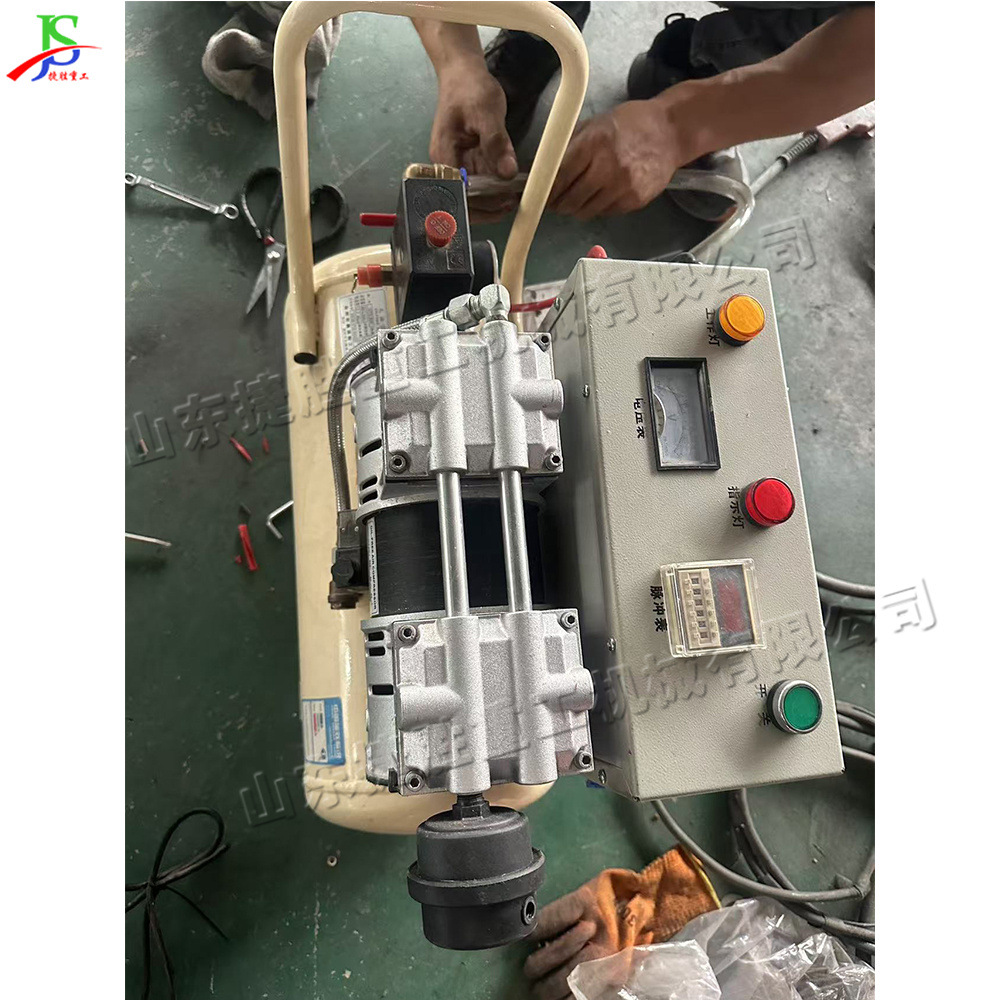 Máquina de limpieza de calefacción por suelo térmico de doble pulso limpiadora de cenizas de tubería de calor geotérmica doméstica de tubería de agua del grifo colgando la pared interna de la escala dragante