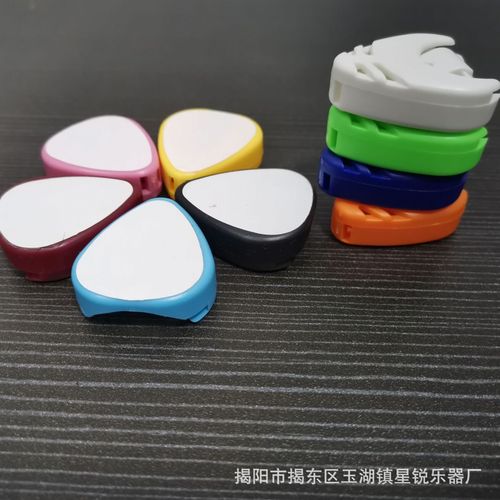 Guitar pick box, heart-shaped storage box, color pick clip, self-adhesive guitar celluloid pick bag, guitar accessories