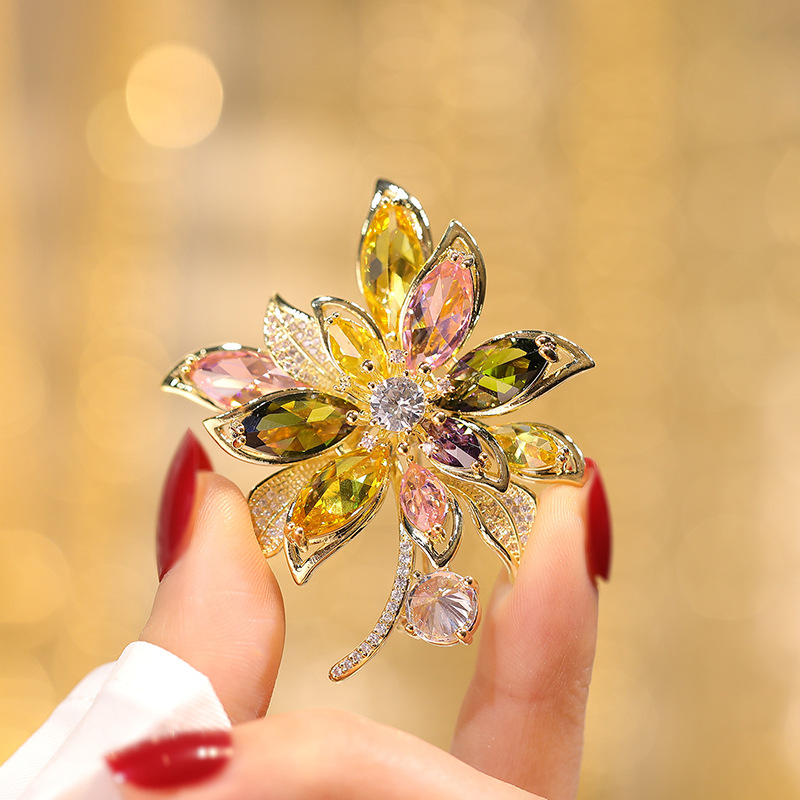 Year Of The Tiger Mixed Color Crystal Copper Zircon Flower Brooch Pin display picture 1