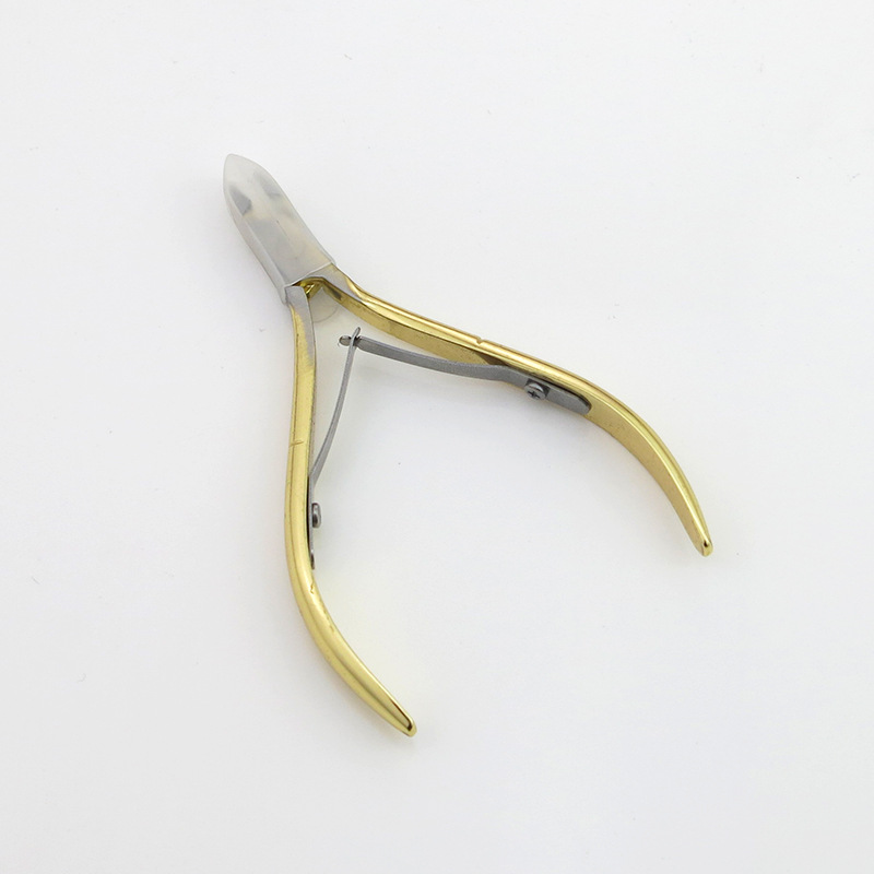 D501 Cuticle Nipper Close Up