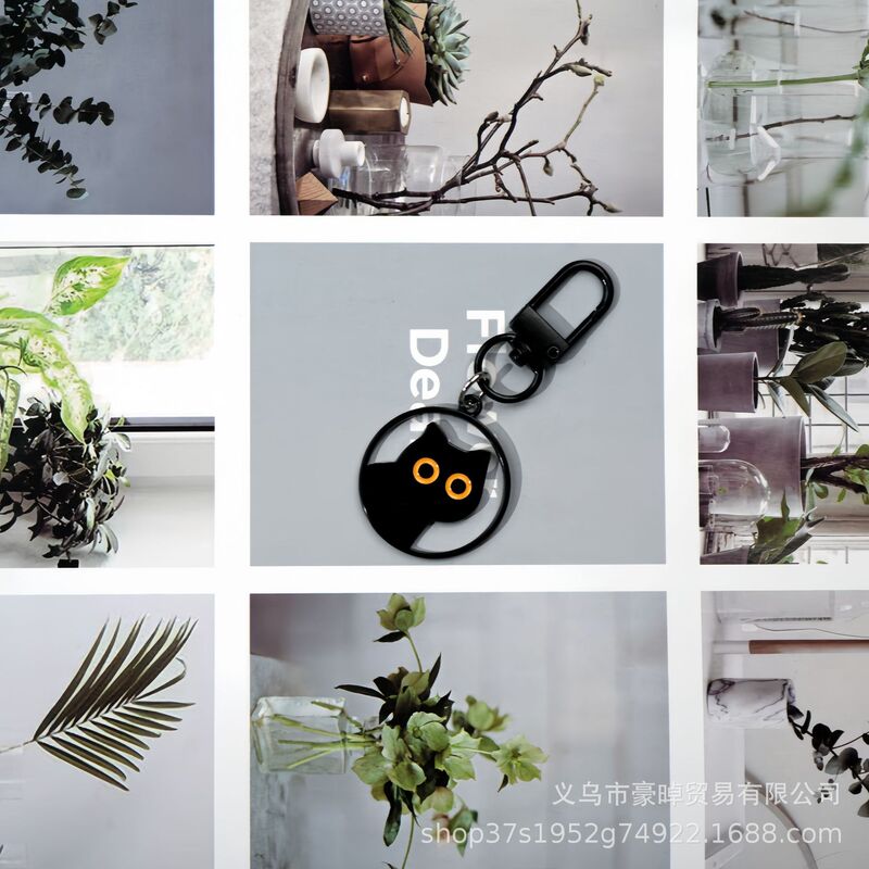 Cute and Creative Cat Holding a Knife, Stylish and Unique Couple Keychain, Ins Bag Accessory, Simple Gift