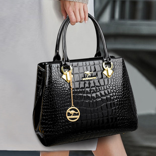 ������󌣙�Ů��2025�¿�s�ٴ����������Ů�������μ�б���